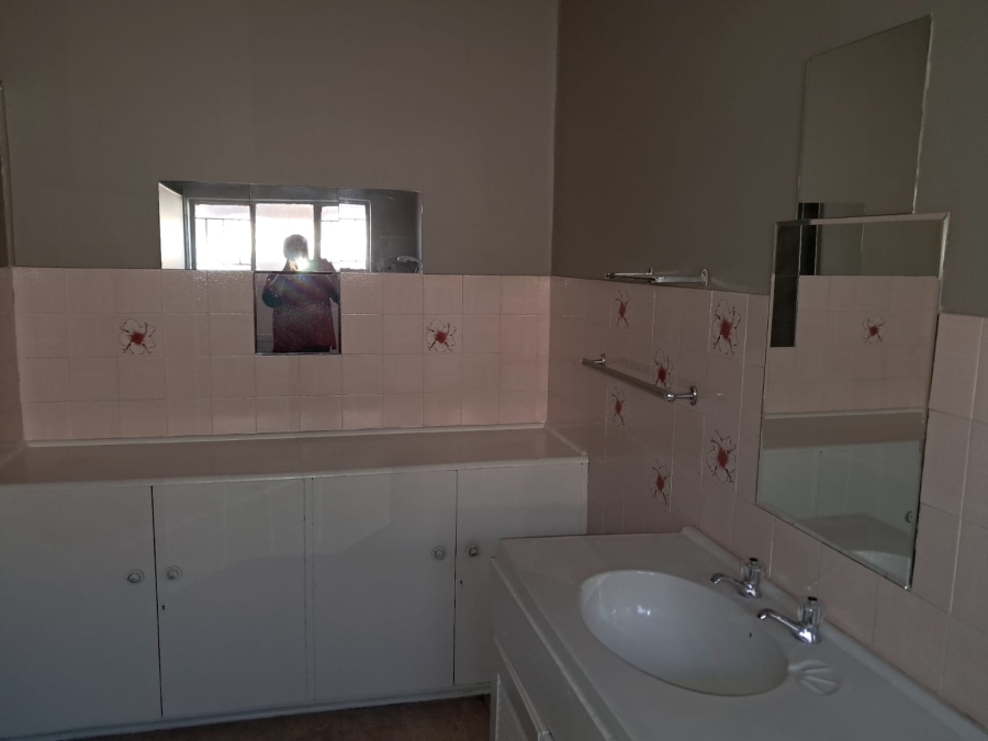 4 Bedroom Property for Sale in Odendaalsrus Free State